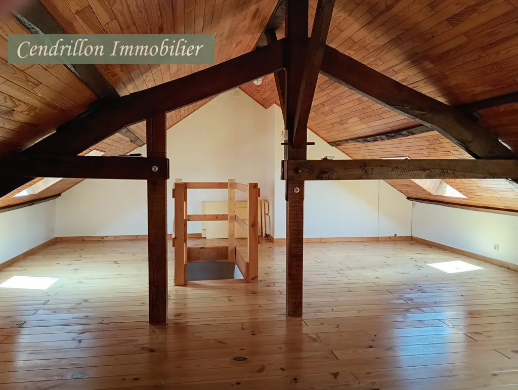 Pièces - Maison en Pierre avec Dépendances et Jardin à Proximité