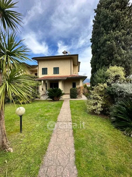 Jardin - Rustic Villa with Private Garden in Montignoso