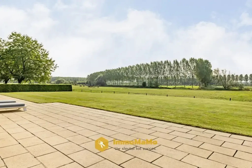 Jardin - Villa avec Piscine Intérieure et Écuries à Mendonk