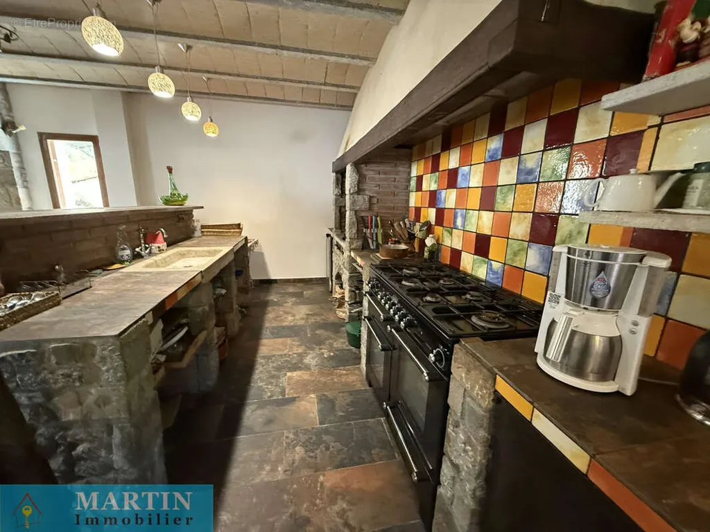 Cucina - Mas with River Access in Peaceful Hamlet