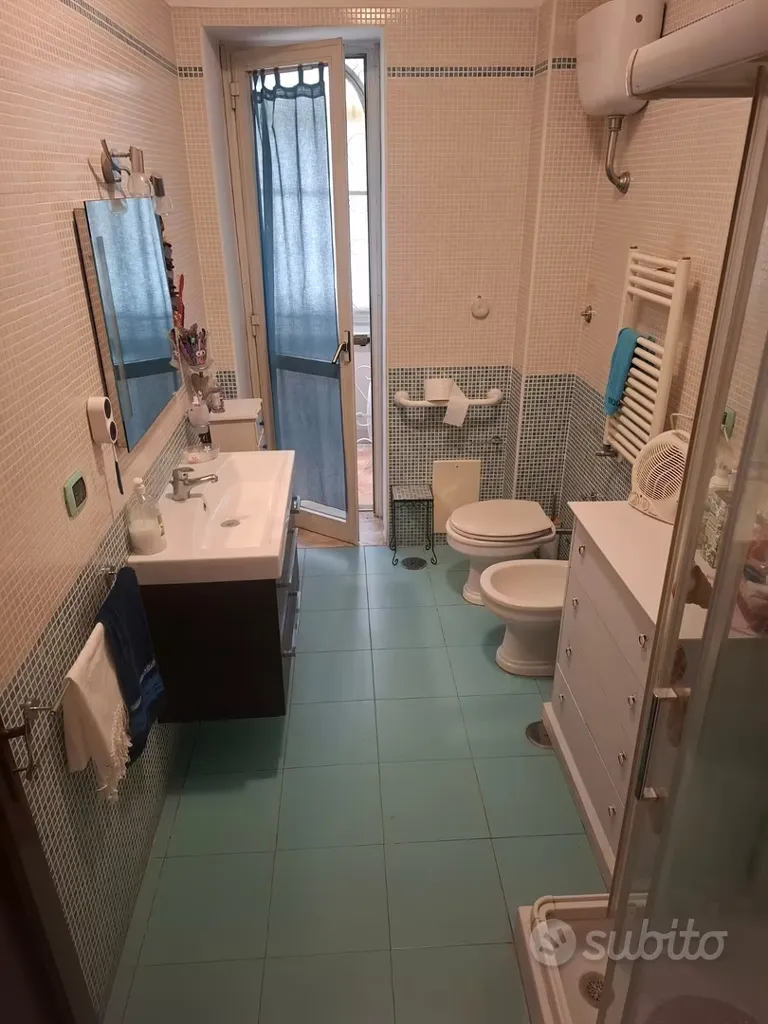 Salles de bain - Apartment with Panoramic Terrace in Agnano