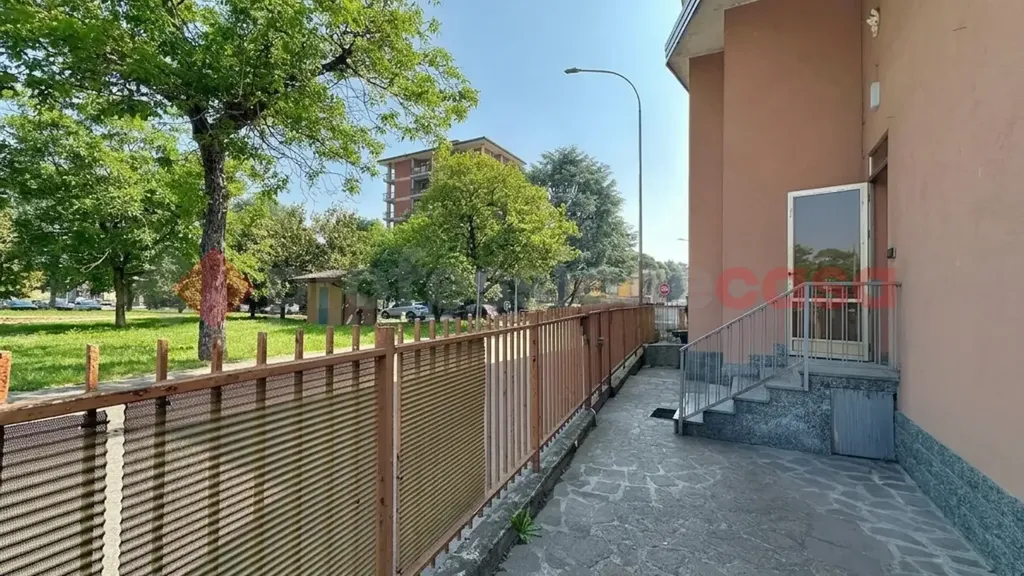 Balcony - Semi-detached Villa with Central Location in Opera