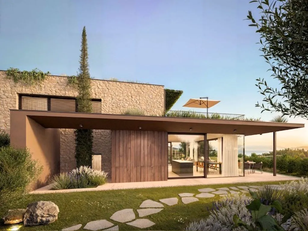 Luxury Villa with Lake Access in Pacengo di Lazise