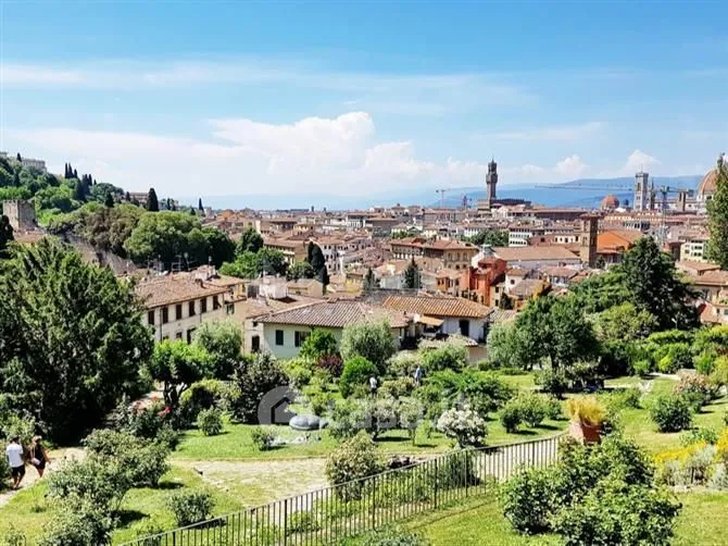Rustic Villa with Garden in Florence