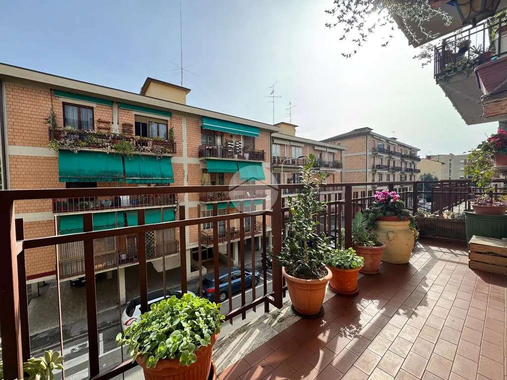 Balcon - Rustic-Style Apartment with Balcony in Florence