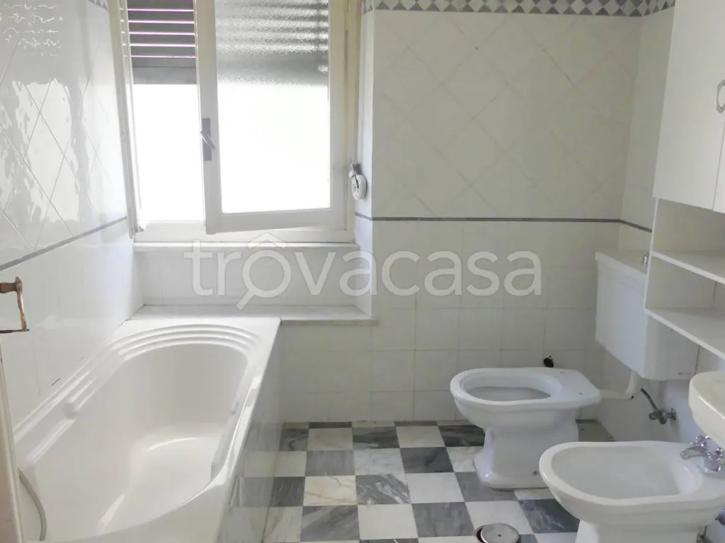 Vannitoad - Apartment with Balcony in Vercelli Centre