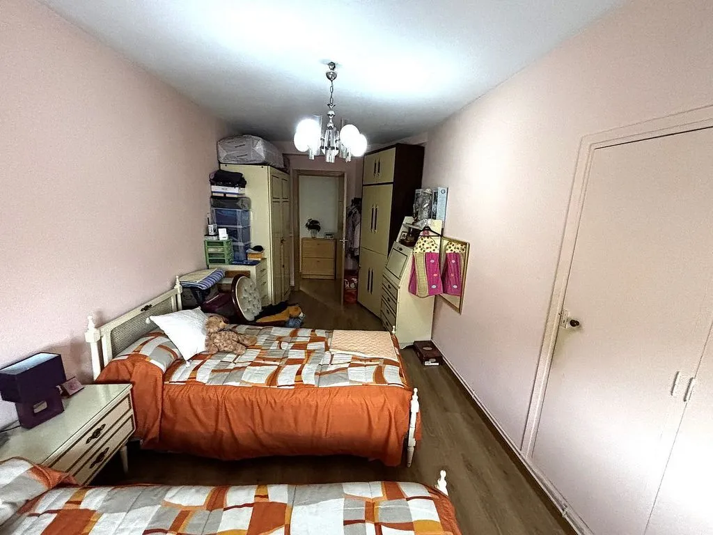 Magamistoad - 1970s Apartment with Terrace in Móstoles Central
