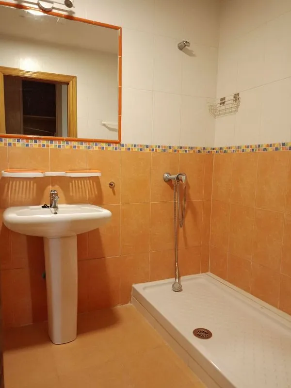 Salles de bain - 3-Bedroom Chalet with Pool in Alcabón