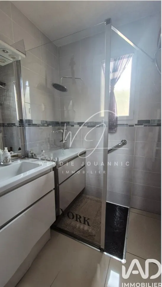 Bathrooms - Charming 4-Piece House with Garden in Var