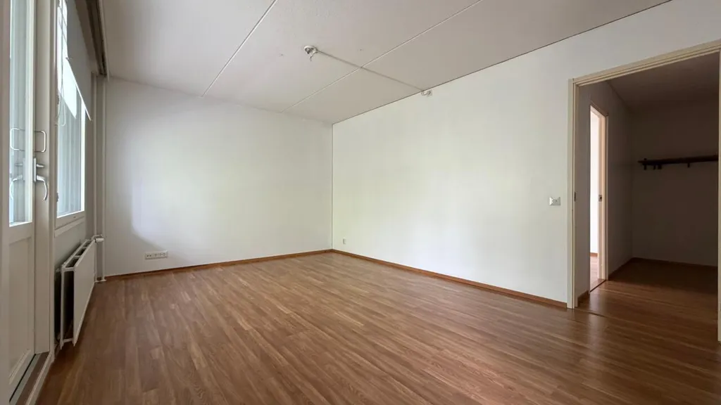 Toad - Spacious Apartment with Balcony in Virkkala, Lohja