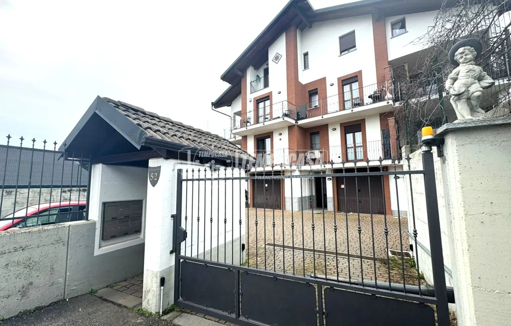 Välivaade - Modern Apartment with Triple Aspect View in Givoletto