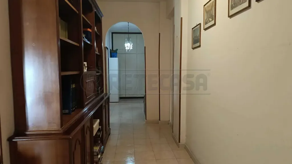 Entrée - Rear-Facing Apartment with Terrace in Ladispoli