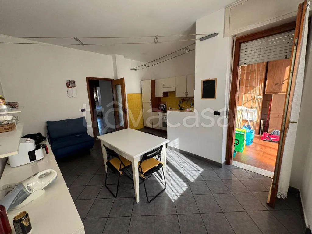 Dining Room - Bright Apartment with Balcony in Turin