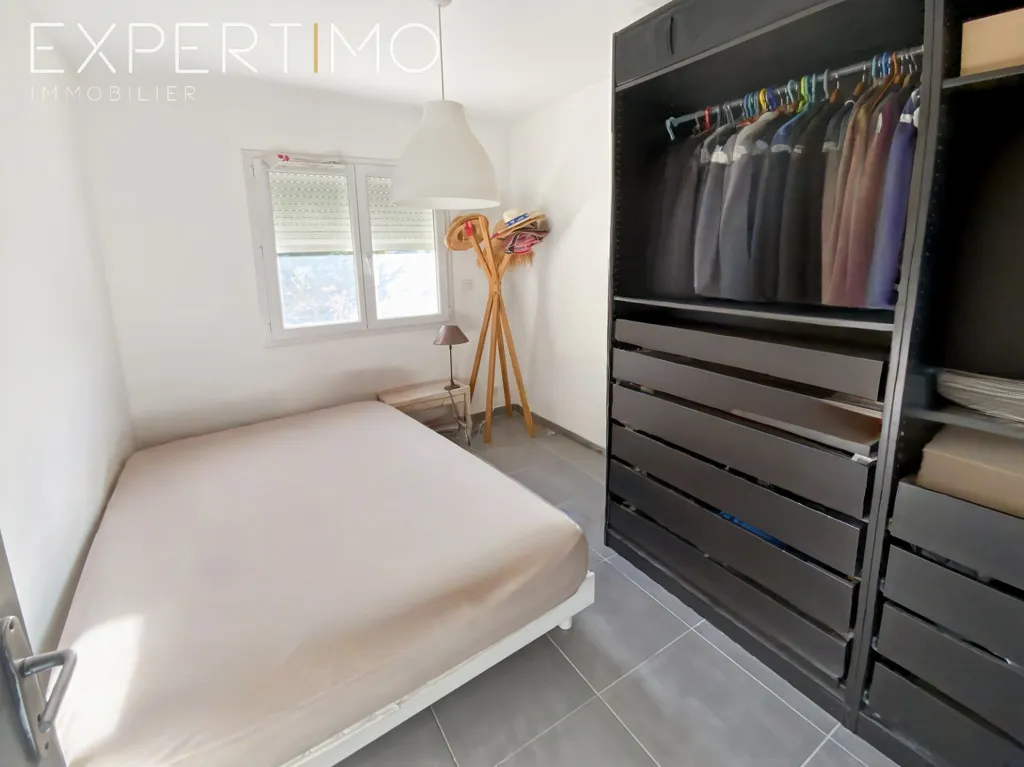 Chambres - Maison Récemment Construite avec Jardin et Garage à Apt