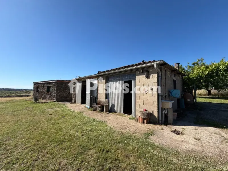 Esterno - Rustic Farmhouse with Auxiliary Buildings in Malpartida