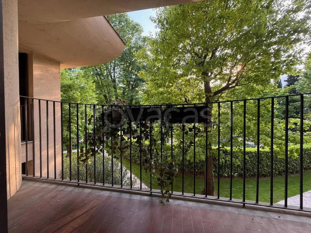Balcone - Luxury Apartment with Pool in Lecco