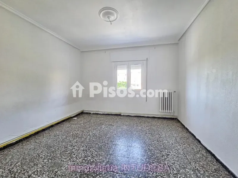 Toad - Flat for Renovation with Patio in Tudela
