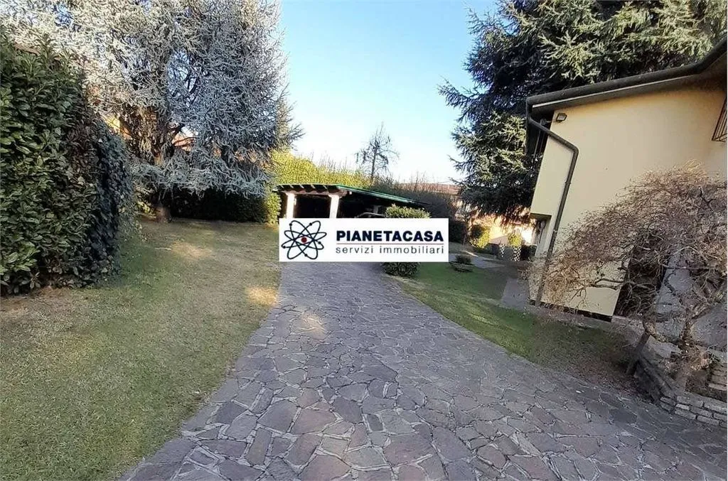 Välivaade - Luxury Villa with Pool in Mozzo, Lombardy