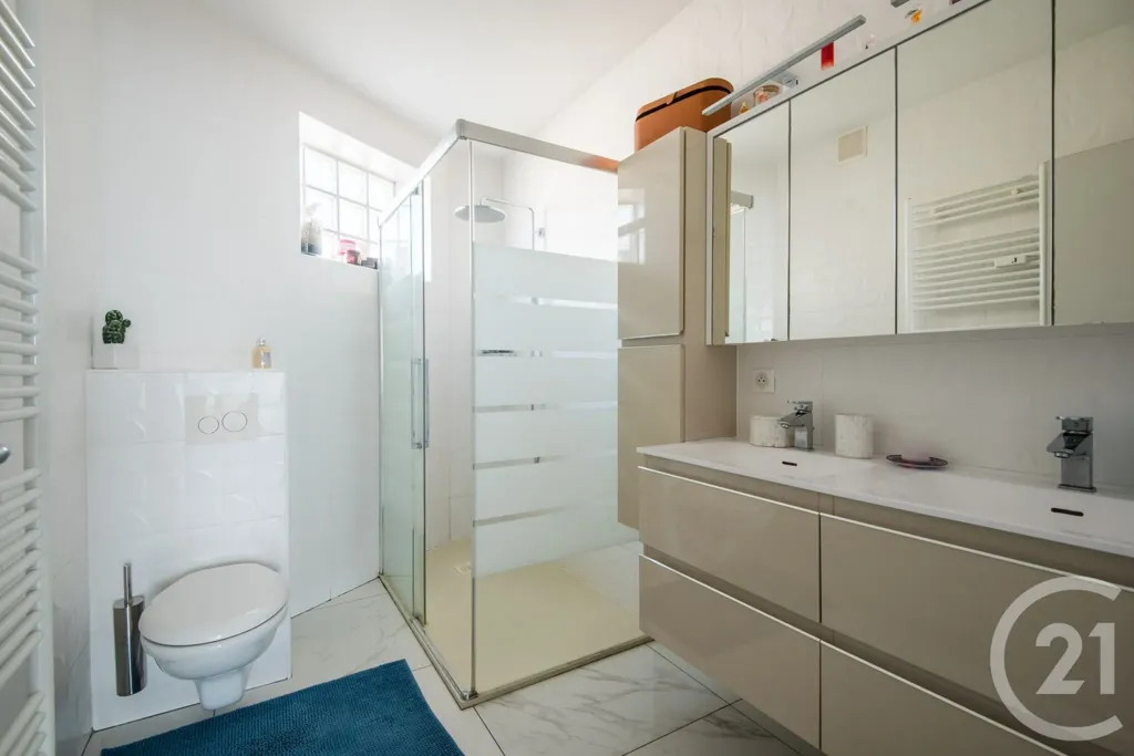 Vannitoad - 4-Bedroom Apartment with Terrace in Nice