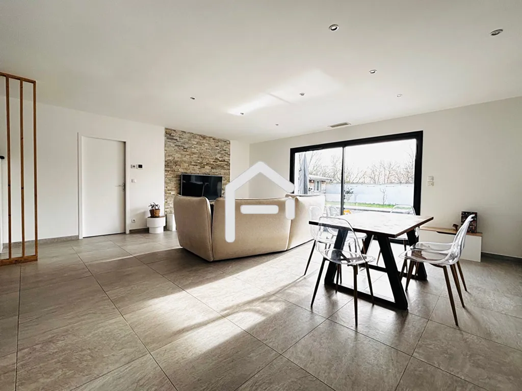 Séjour - Maison Moderne avec Piscine à Merville
