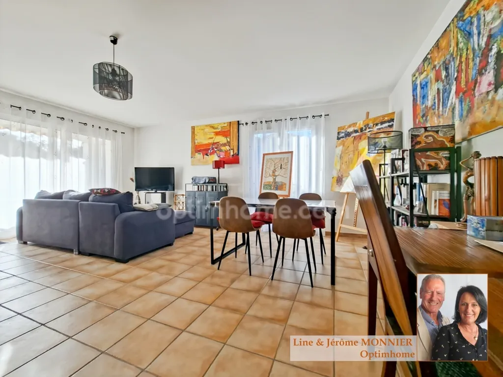 Living Room - 3-Faced Villa with Workshop in Trouillas