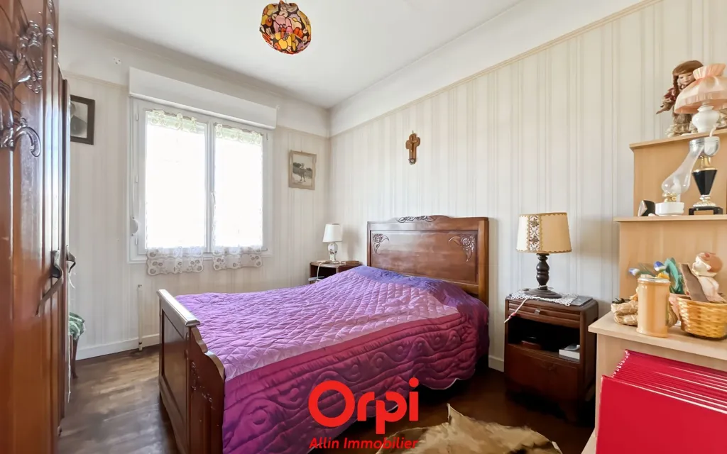 Chambres - Maison Individuelle avec Jardin à Montluçon