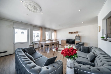 Living Room - Apartment with City View in Central Location