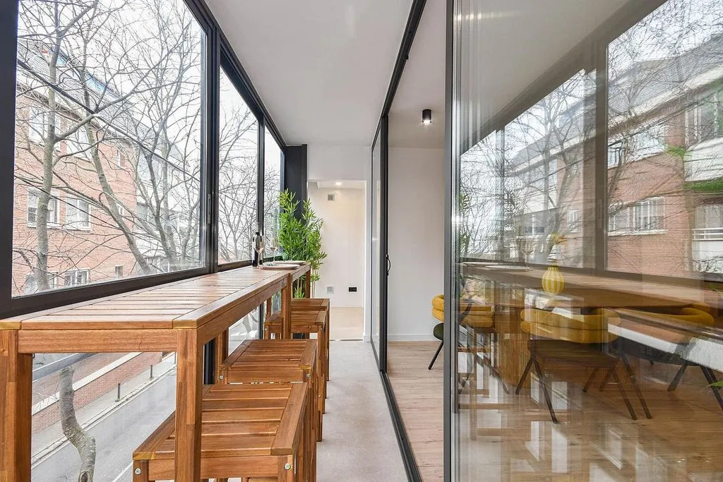Balcon - Apartment with Balcony in Sarrià, Barcelona