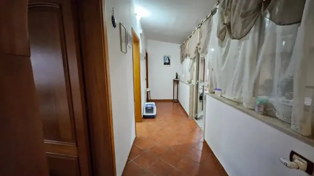 Entrée - Bright Two-Bedroom Apartment with Balcony in Messina