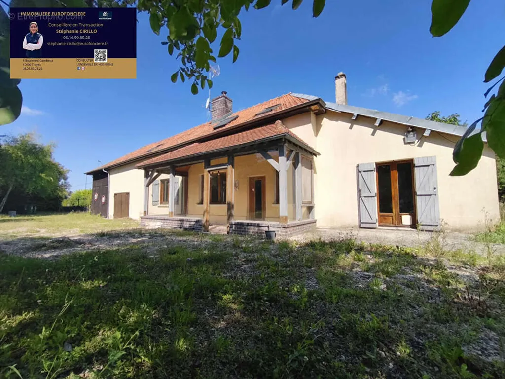 Maison 6 pièces à Aubeterre