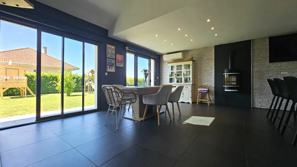 Söögituba - Renovated House with Pool in Belmont-Tramonet