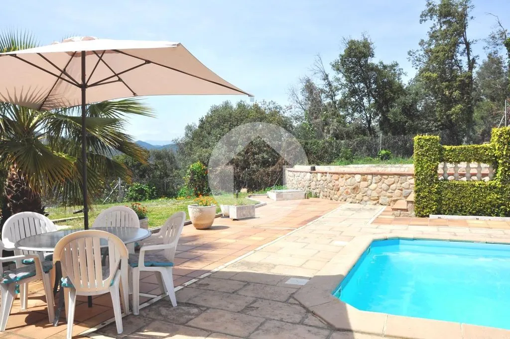 Piscine - Luxury Villa with Pool in Santa Susanna