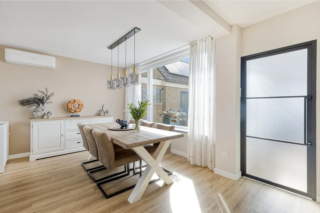 Salle à manger - 2/1 Cap House with Double Garage in Wouw