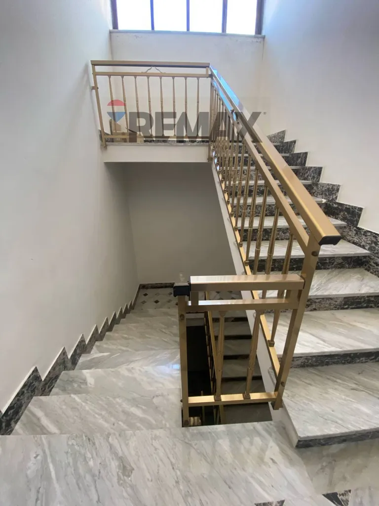 Pièces - Apartment with Balcony in Partinico