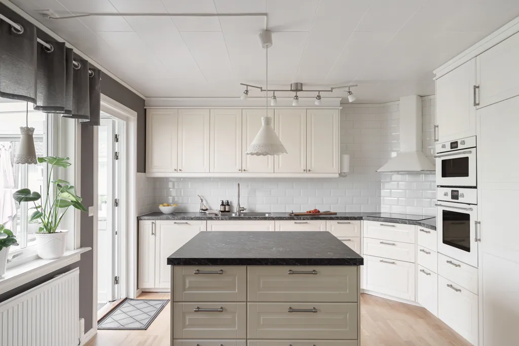 Cuisine - Charming Villa with Garden in Västra Torup