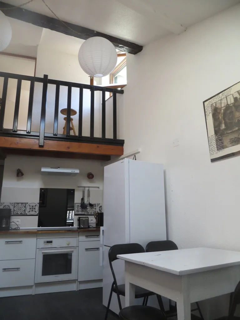 Cuisine - Maison de 7 Pièces avec Terrasse Panoramique à Die
