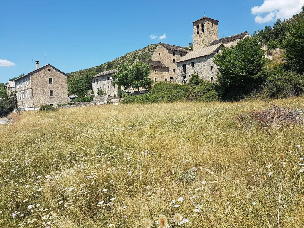 Urban Plot with Views in Sabiñánigo