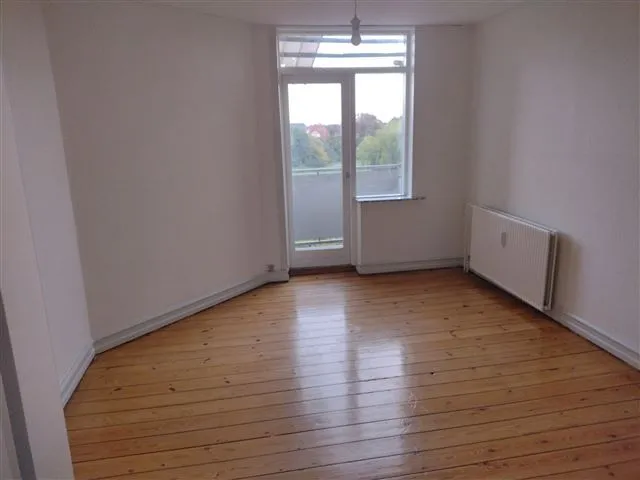 Rooms - Modernised Flat with Garden View in Odense C