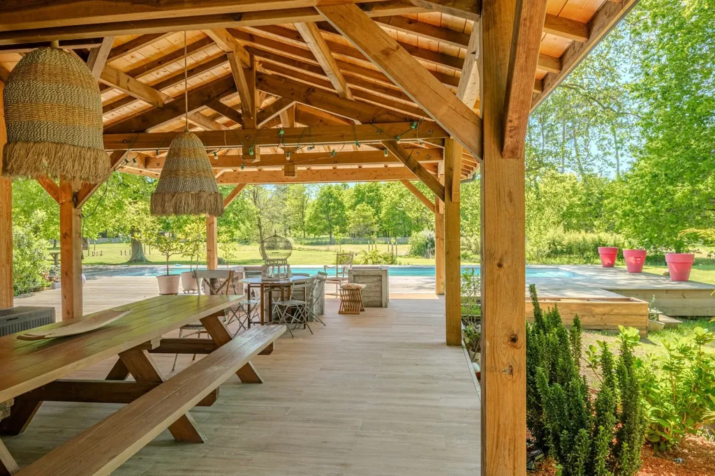 Terrass - Extensive Estate with Pools near Contis