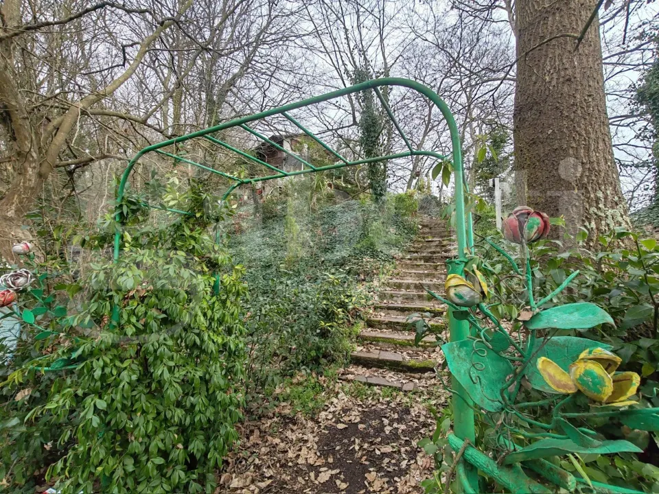 Aed - Rustic House with Garden in Collesalvetti