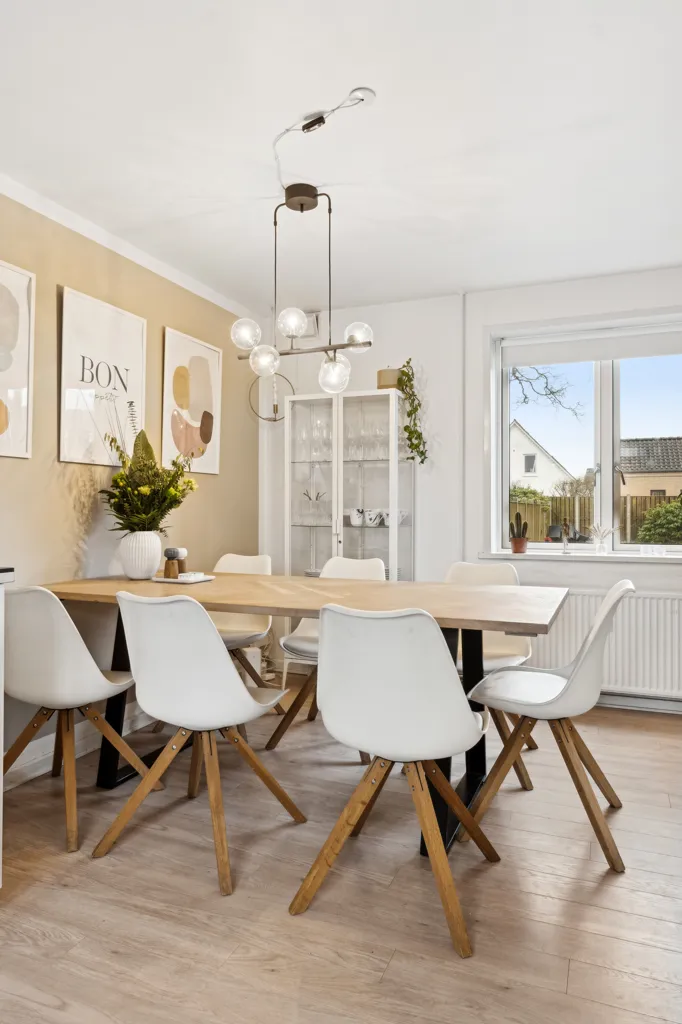 Söögituba - Modern Flat with Central Herning Location