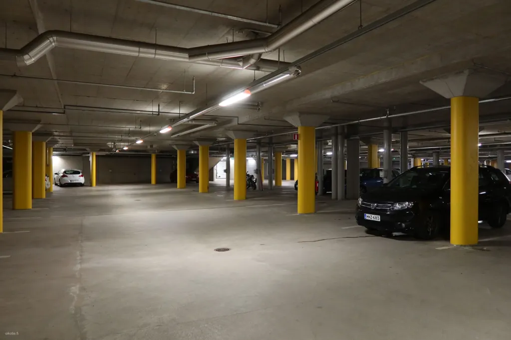 Garage - Studio Flat with Balcony in Turku