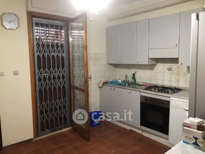 Cucina - Ground Floor Apartment with Private Garden in Pisa