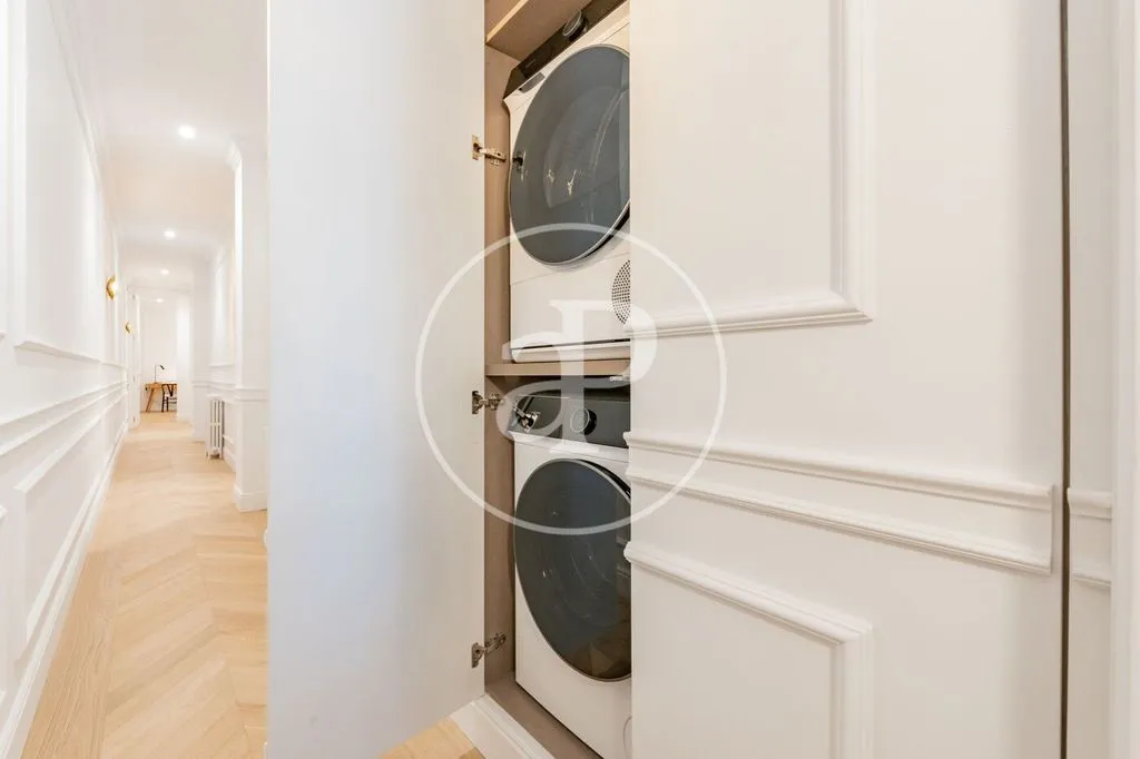 Lavanderia - Refurbished Flat with Balcony in Chueca, Madrid