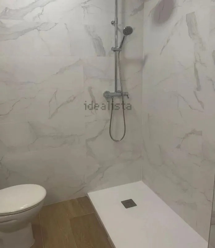 Vannitoad - Furnished Flat with Balcony in Almería Centre