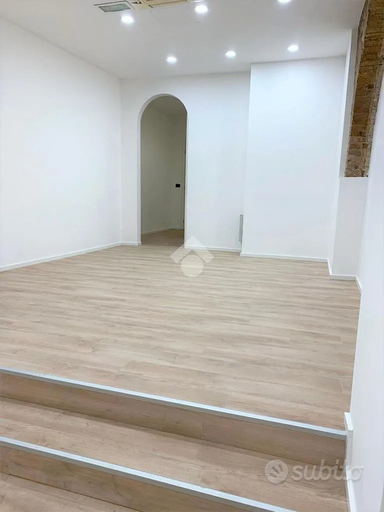 Pièces - Commercial Space with Vitrine in Treviso Centre
