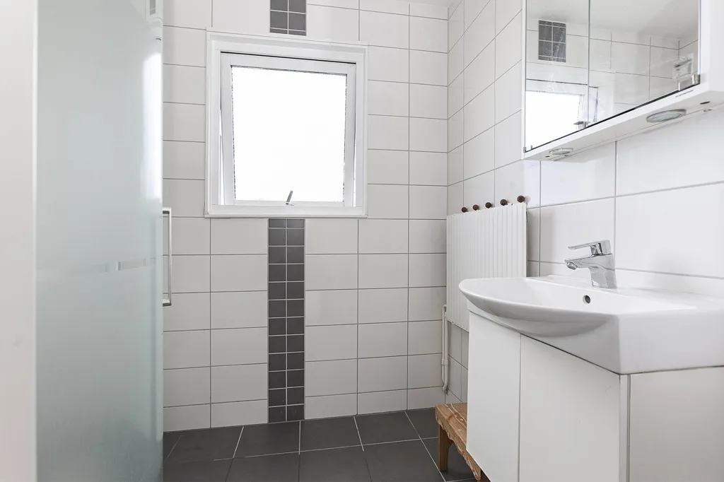 Salles de bain - Apartment with South-Facing Balcony in Helsingborg