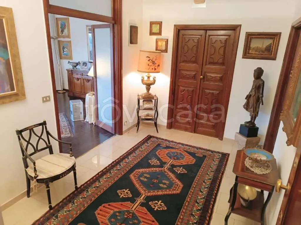 Esik - Apartment with Garden in Pino Torinese