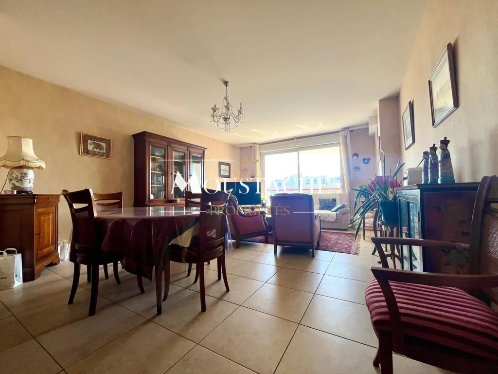 Söögituba - Traversant Apartment with Balcony in Royan