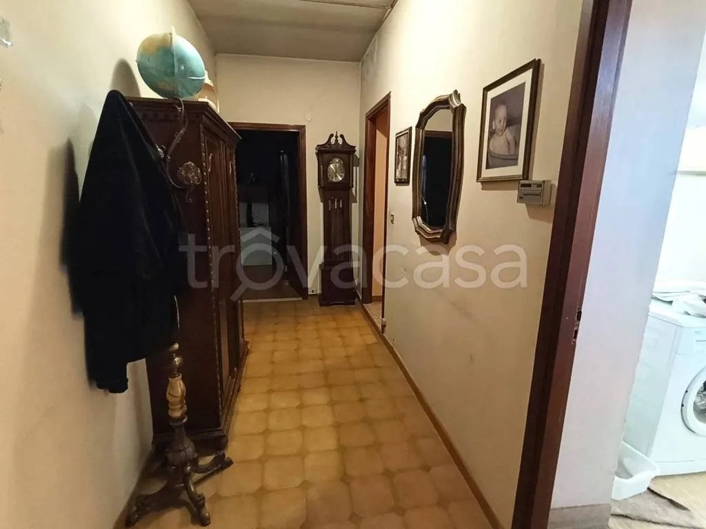 Entrée - Apartment with Balcony in Sommariva Perno
